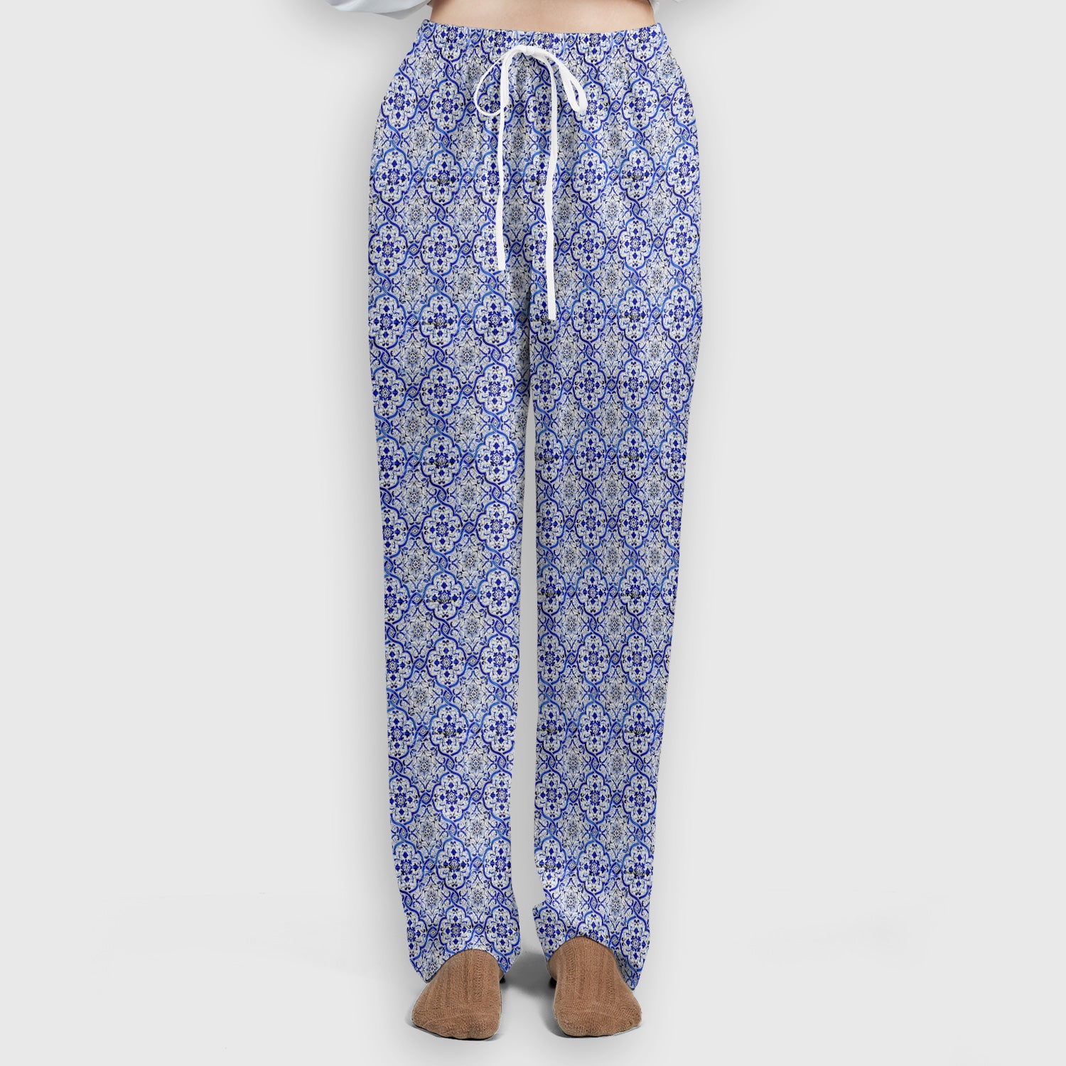 Blue Vintage Tile Floral Pattern Scrub Set, Women's Scrub Sets