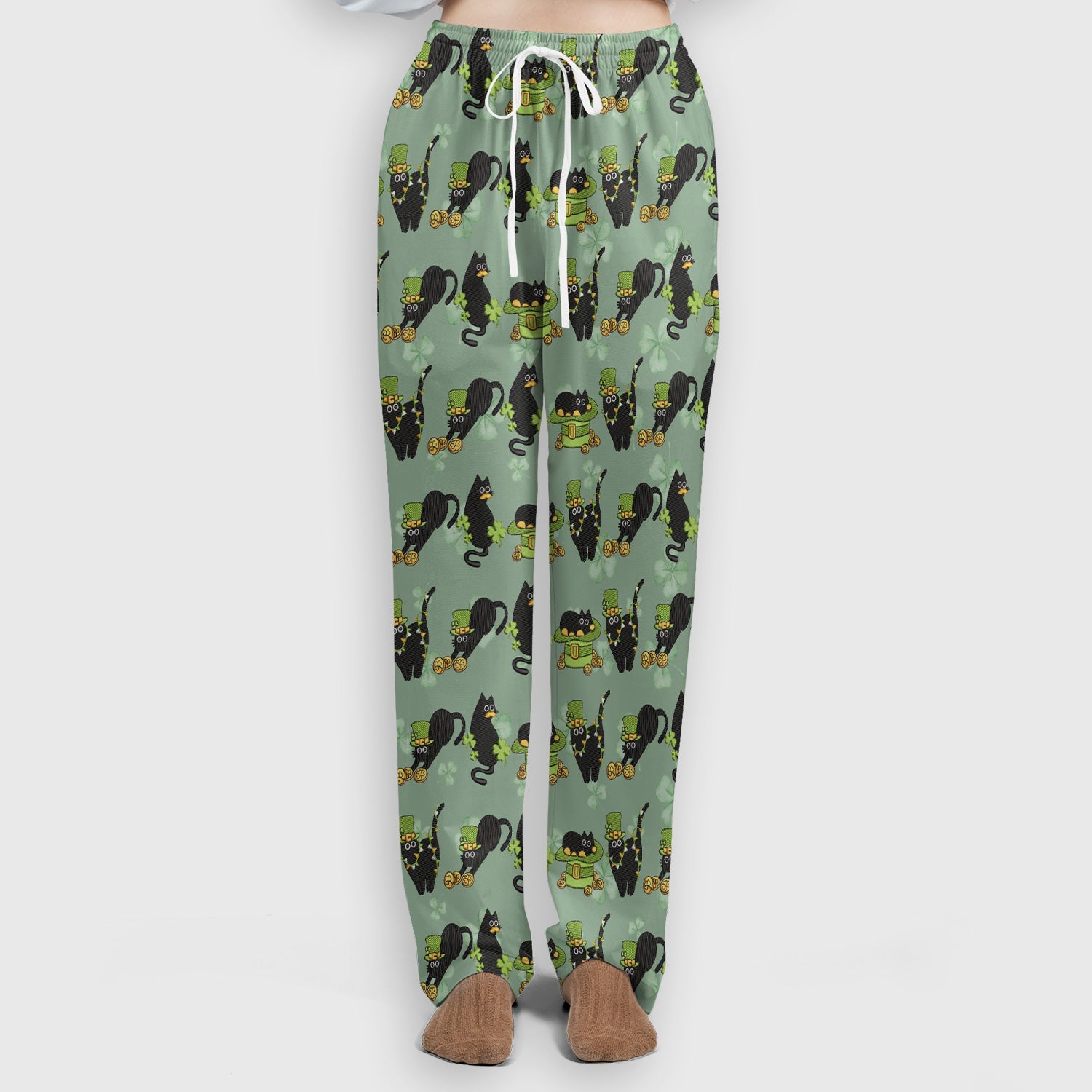 St. Patrick Black Cat Clover Print Women's Scrub Set, Breathable Med Uniform