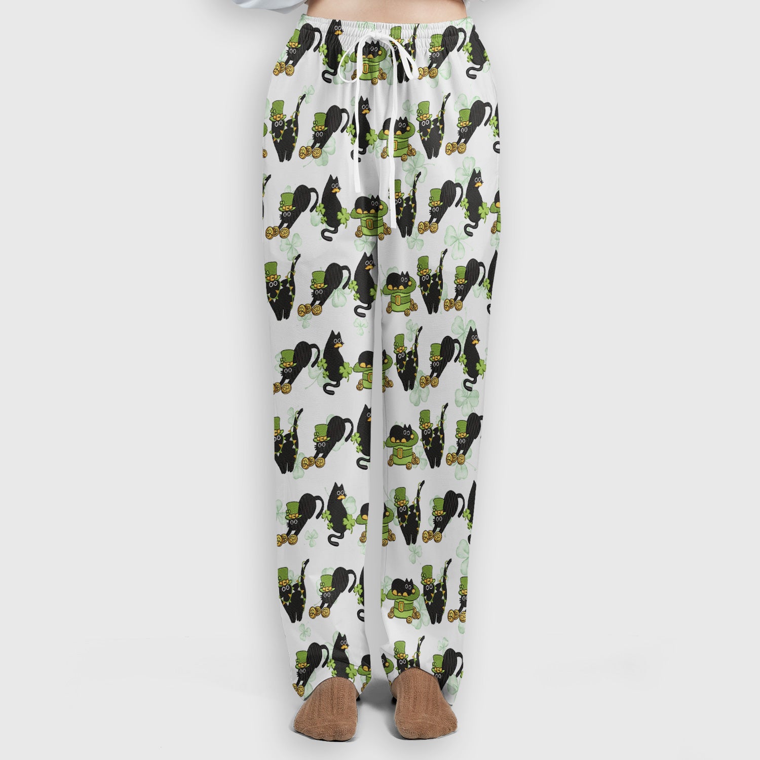 St. Patrick Black Cat Clover Print Women's Scrub Set, Breathable Med Uniform