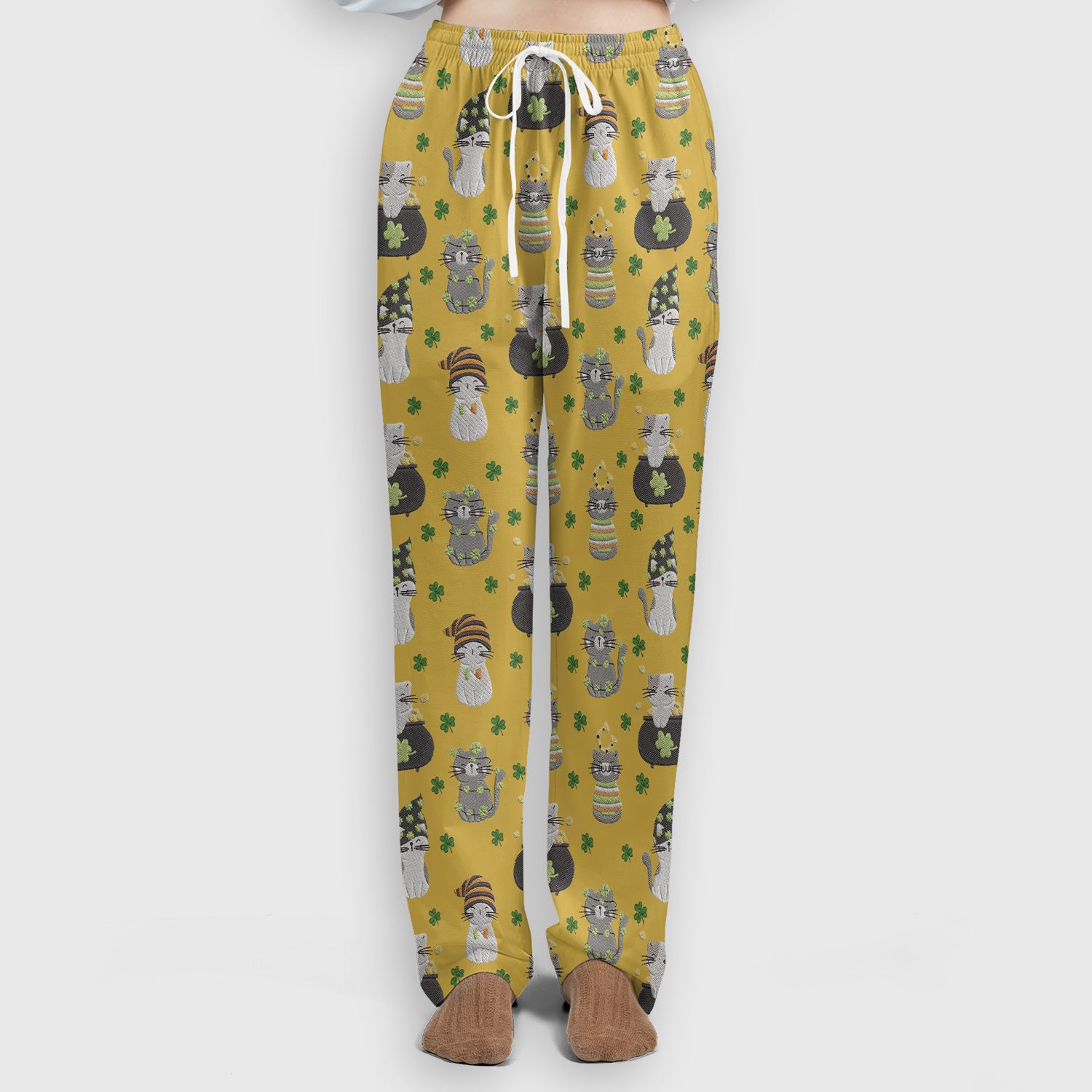 St. Patrick’s Day Scrub Set, Lucky Cat With Shamrock Pattern Shirt, Breathable Fabrics Nursing Uniform