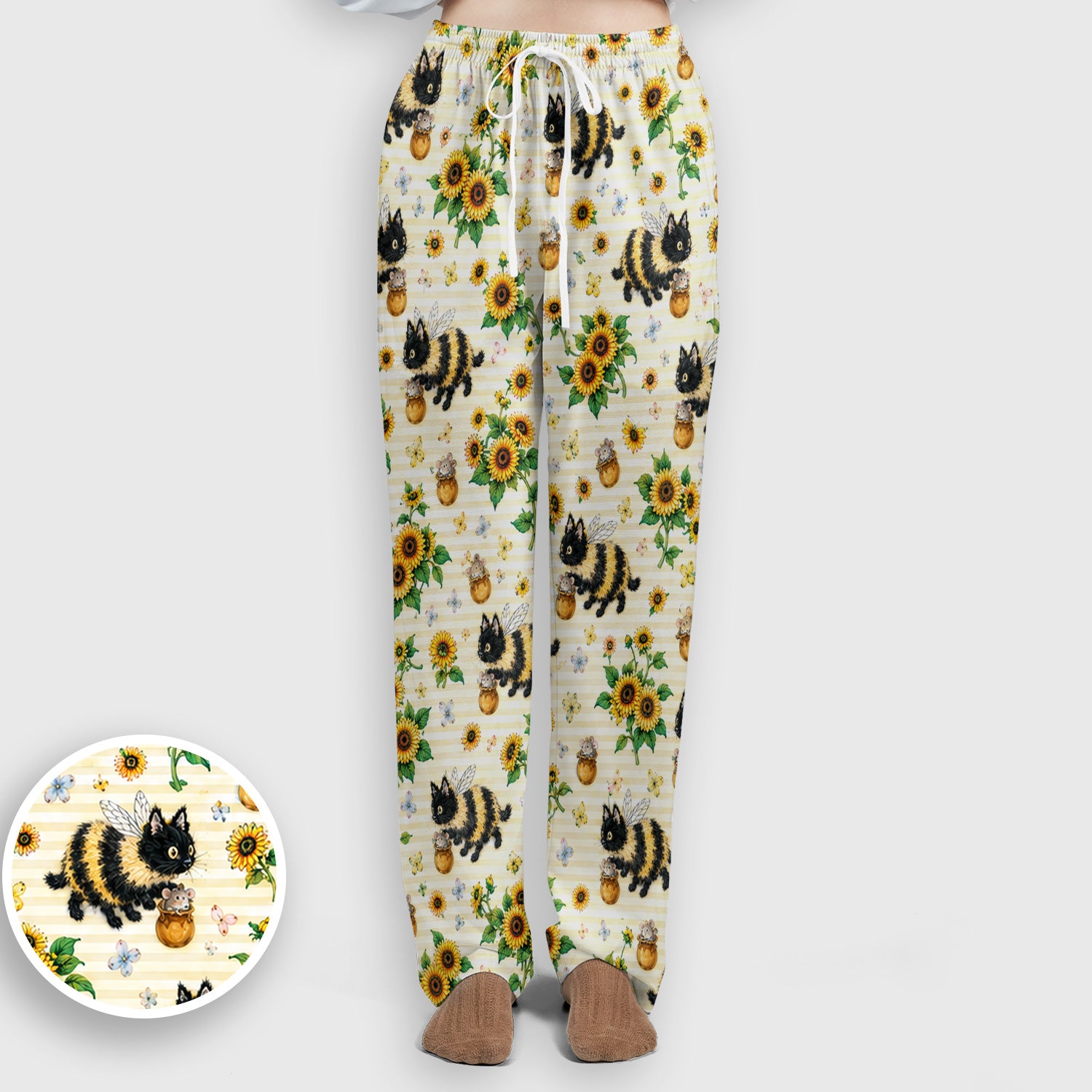Cute Bumblebee Cat Sunflower Pattern Scrub Set, Scrub Pants and V Neck Top