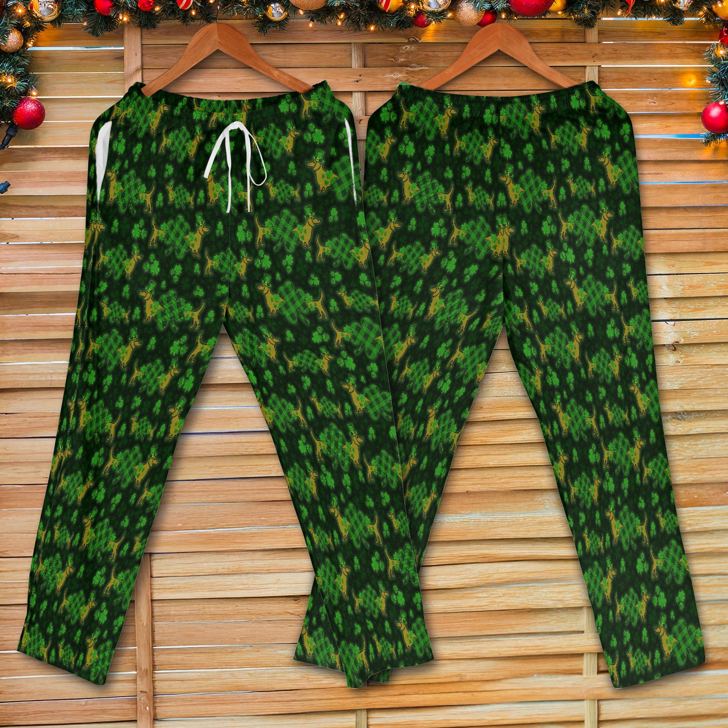 St. Patrick’s Day Dachshund Dog Pattern Scrub Set, Lucky Shamrock Puppy Nurse Scrub Shirt, Green Irish Nursing Uniform