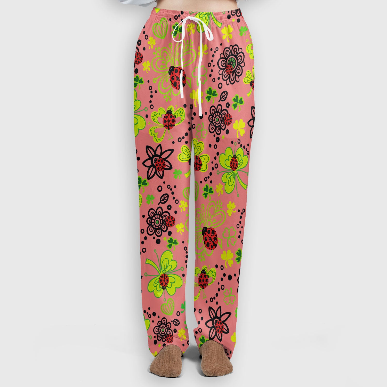 Ladybug Clover Floral Pattern Print Scrub Sets, Scrub Pants and V Neck Top
