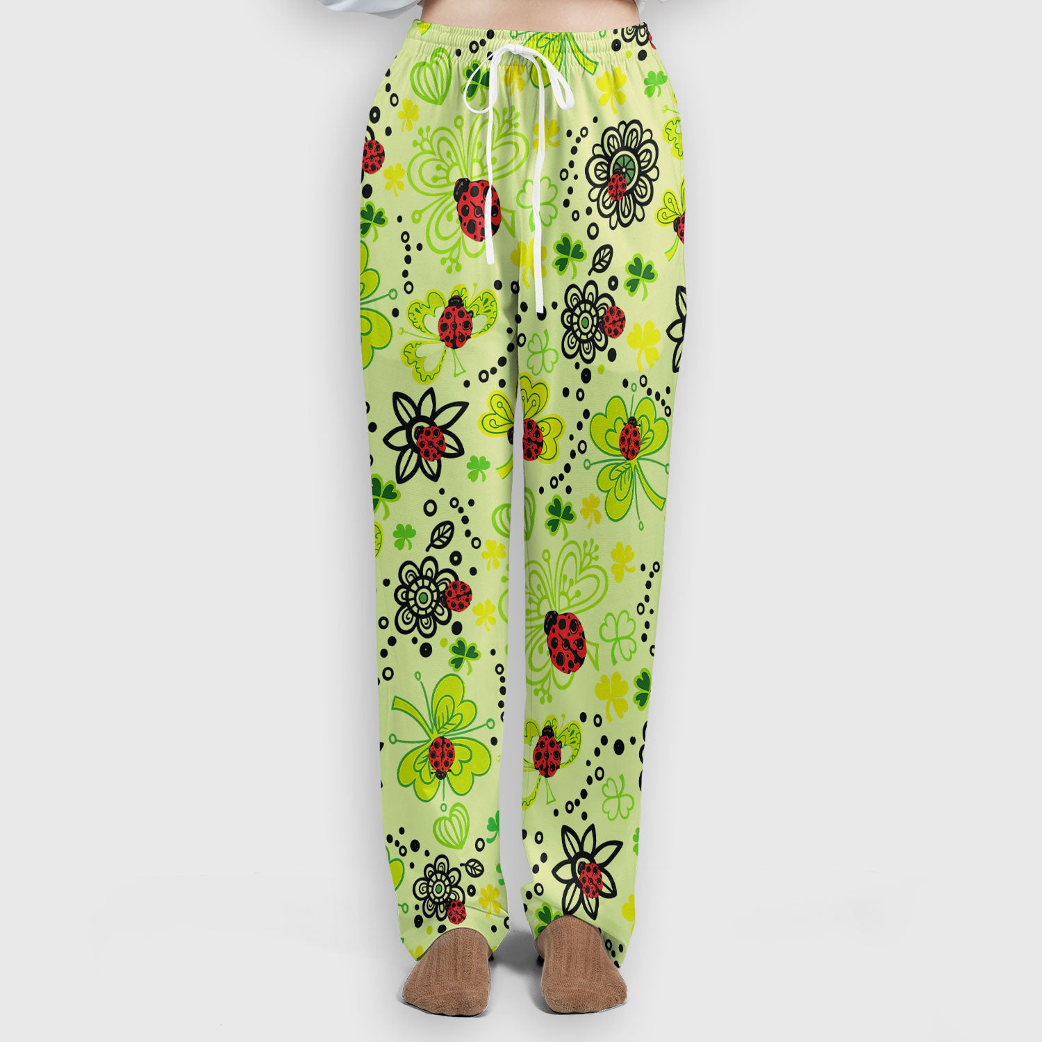 Ladybug Clover Floral Pattern Print Scrub Sets, Scrub Pants and V Neck Top