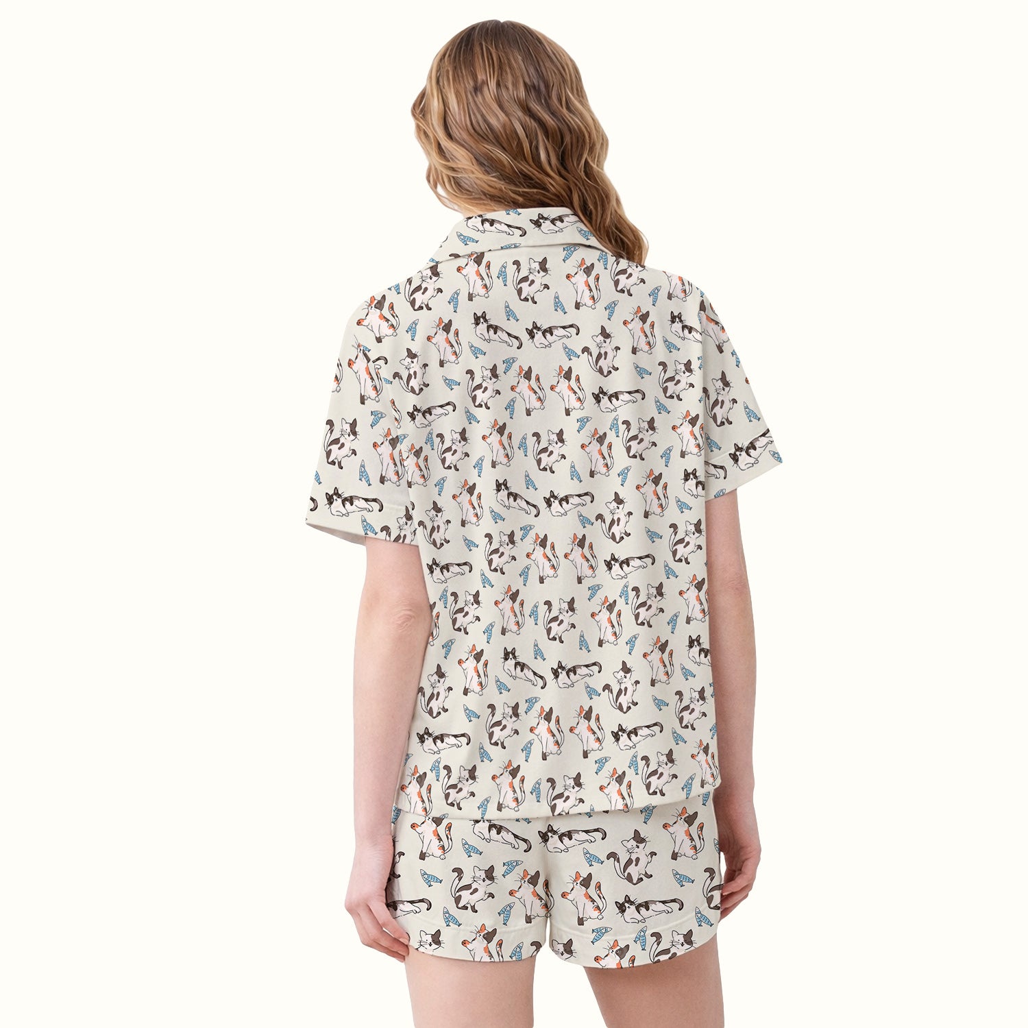 Cute Playful Cats With Fish Pattern Nurse Pajama Set, Soft Breathable Fabric Comfortable Sleepwear