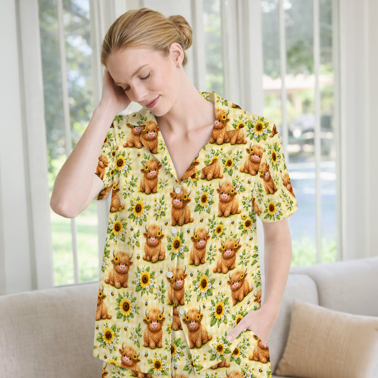 Sunflower Highland Cow And Bee Pattern Pajama Set, Soft Breathable Fabric Comfortable Sleepwear