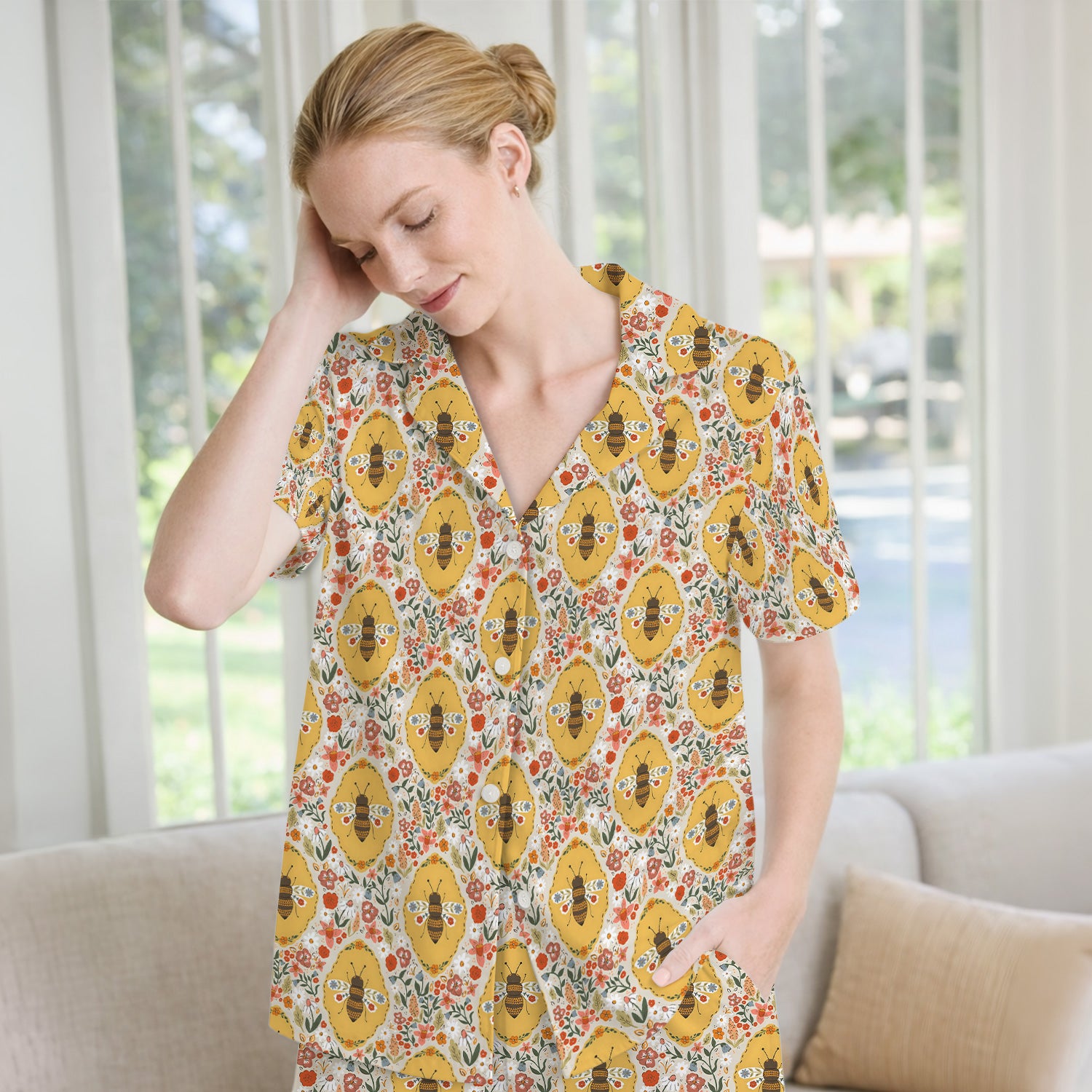 Vintage Honeybee Floral Garden Pattern Nurse Pajama Set, Soft Breathable Fabric Comfortable Sleepwear