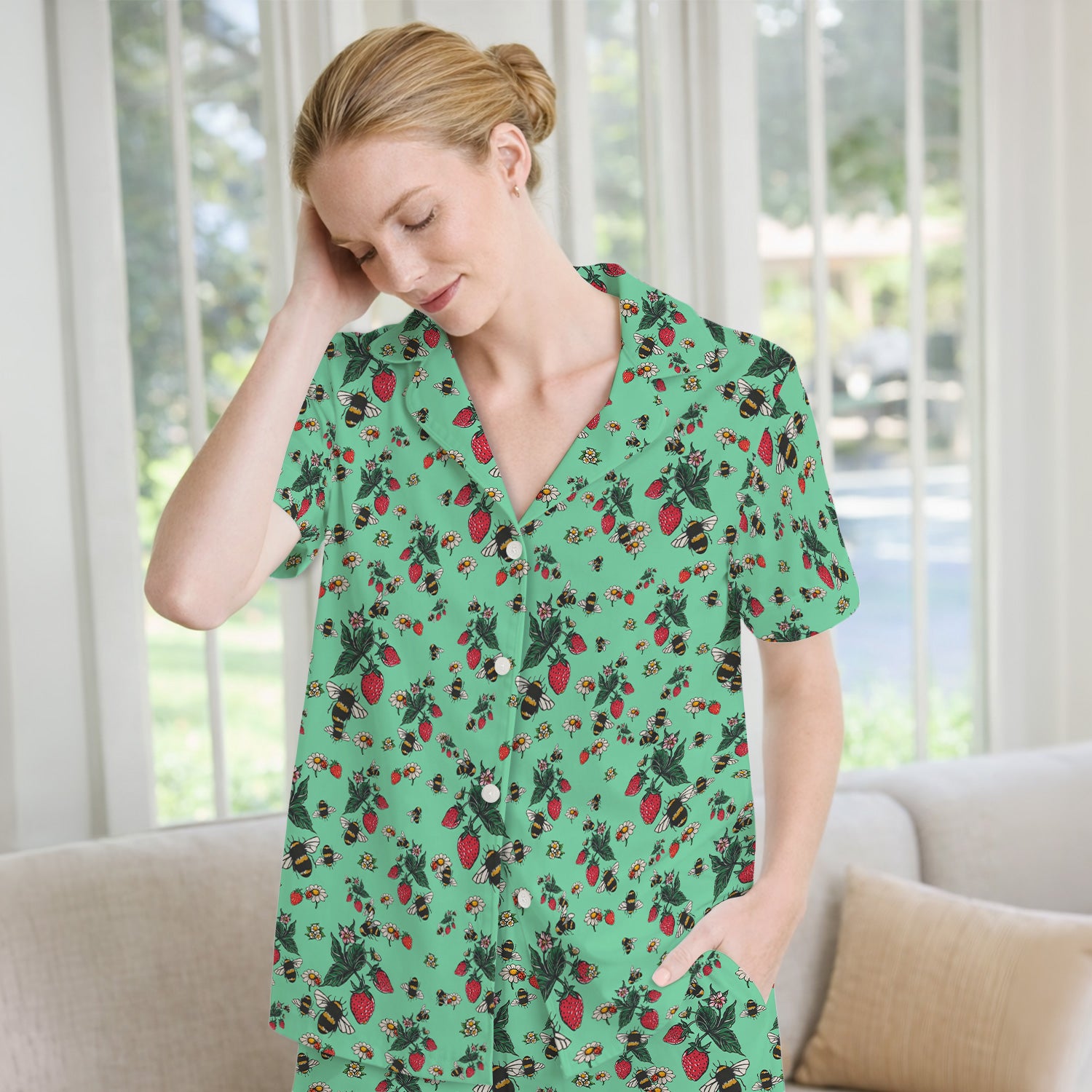 Cute Strawberry Bee Daisy Floral Pattern Pajama Set, Breathable Fabrics Uniform