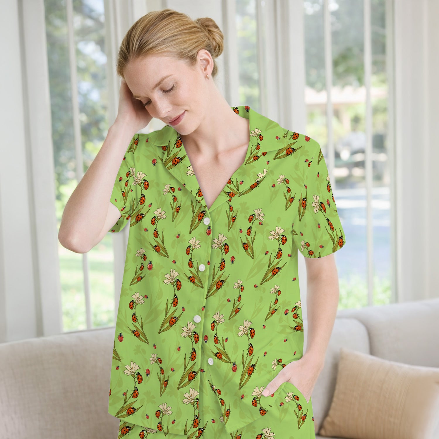 Fresh Daisy Ladybug Garden Pattern Pajama Set, Breathable Fabrics Uniform