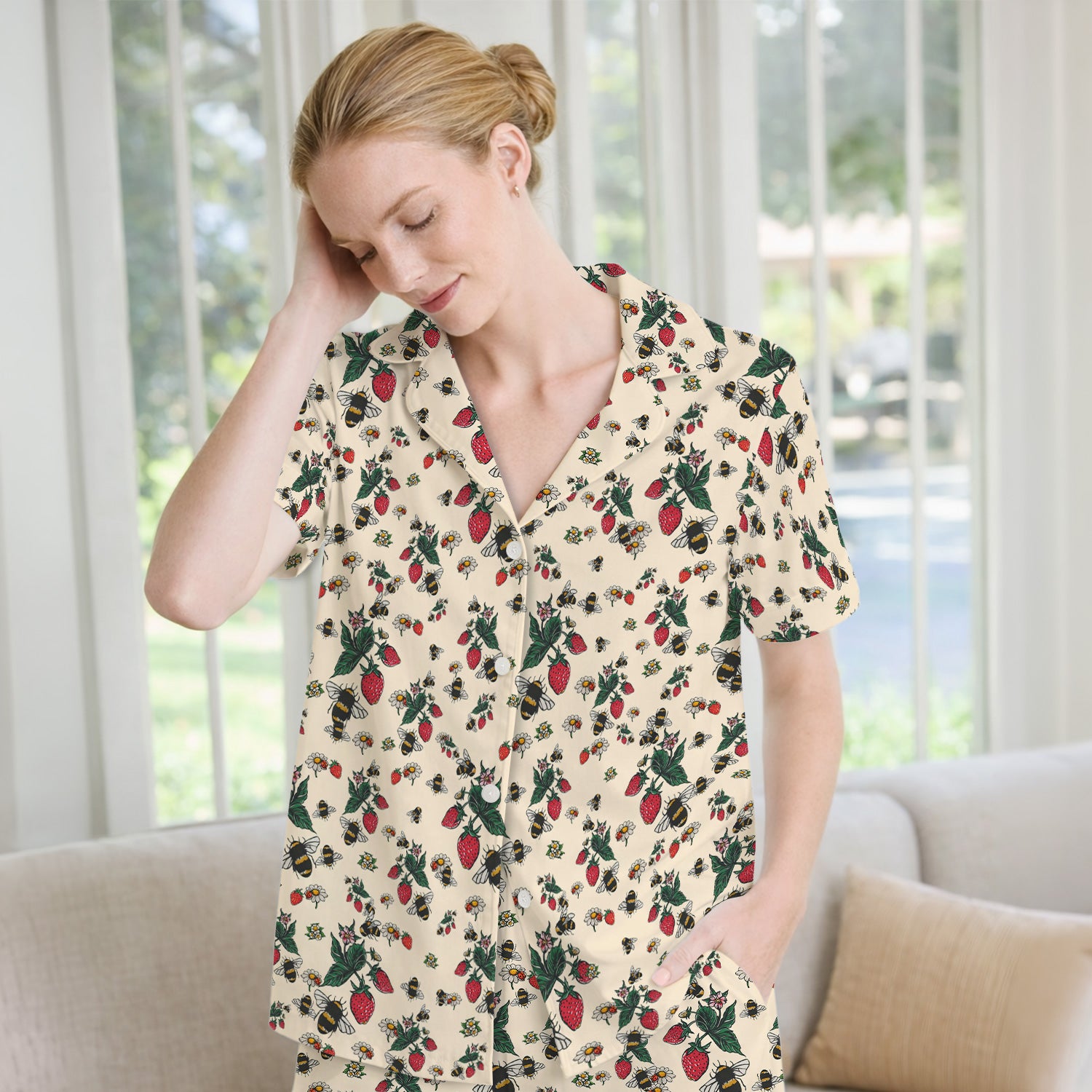 Cute Strawberry Bee Daisy Floral Pattern Pajama Set, Breathable Fabrics Uniform