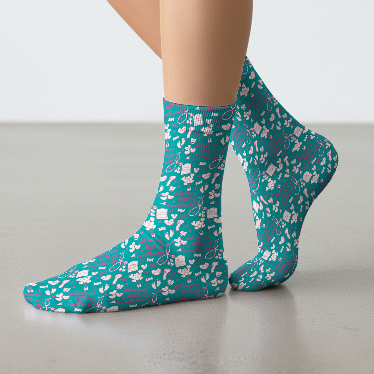 Valentine Labor And Delivery Scrub Socks, XOXO Pattern Scrub Sock, Breathable Fabrics Nursing Uniform For Women