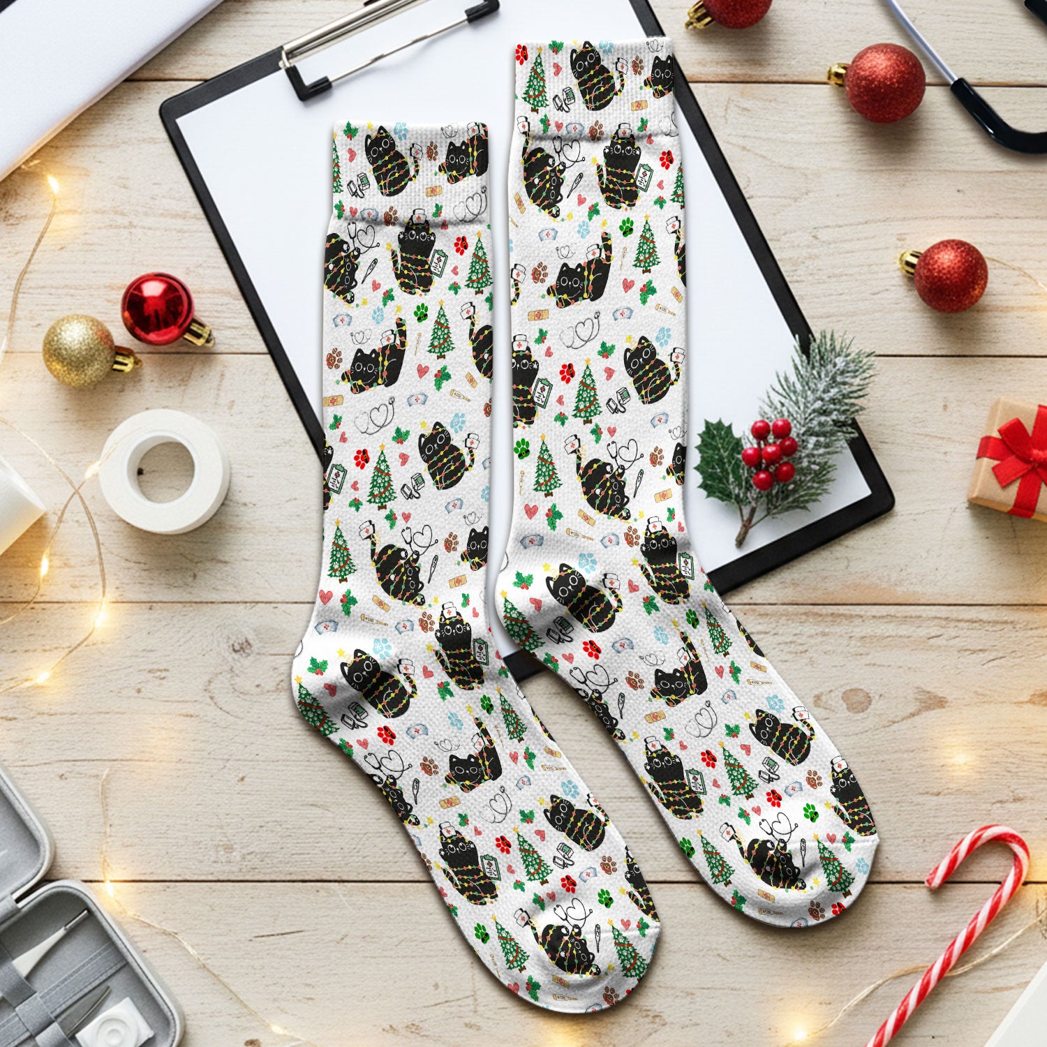 Funny Black Cat Christmas Scrub Socks – Cute Holiday Kitty Pattern – Festive Medical Uniform for Nurses, Vets, and Cat Lovers