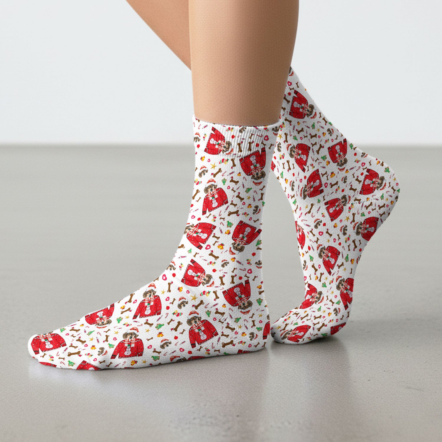 Funny Dog Christmas Socks – Cute Puppy in Santa Outfit Pattern – Festive Holiday Medical Uniform For Nurses And Pet Lovers