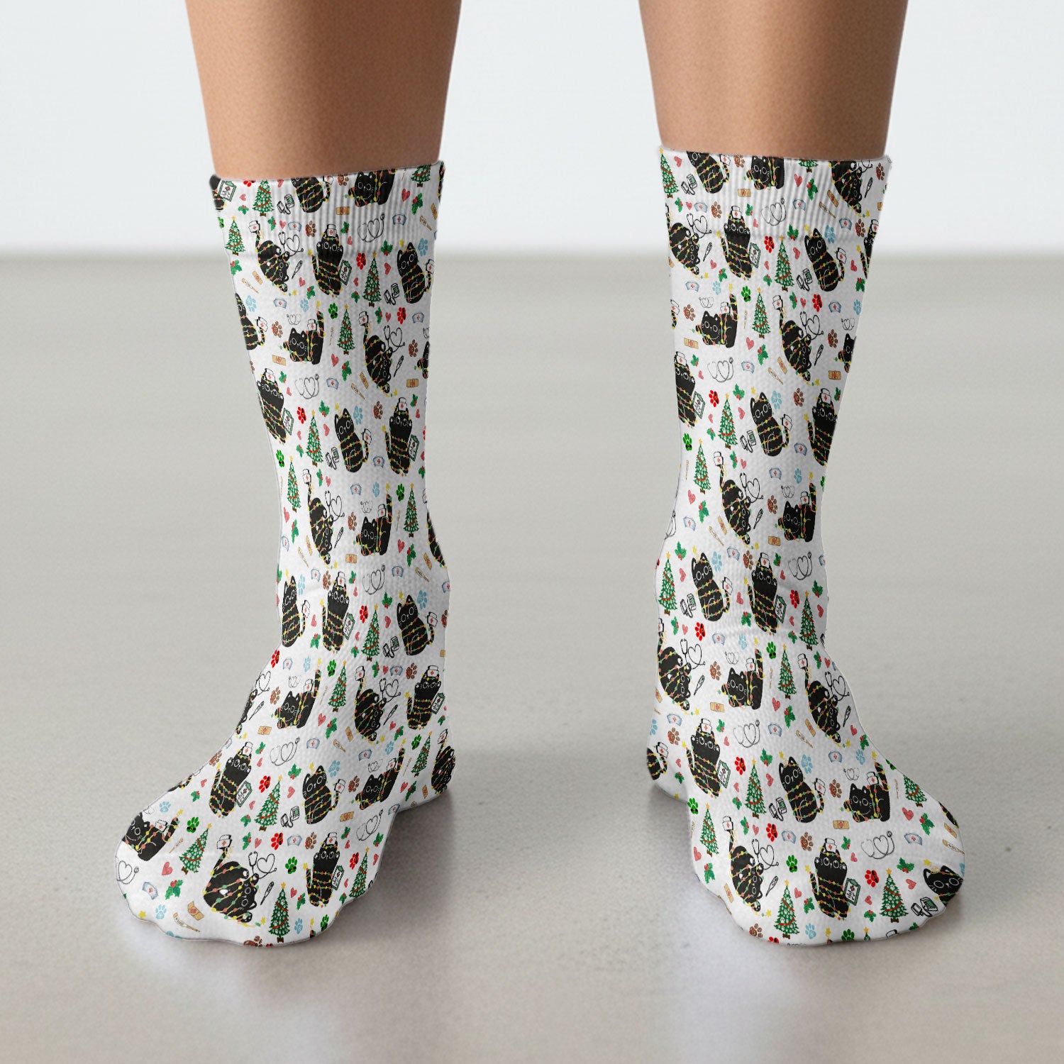 Funny Black Cat Christmas Scrub Socks – Cute Holiday Kitty Pattern – Festive Medical Uniform for Nurses, Vets, and Cat Lovers